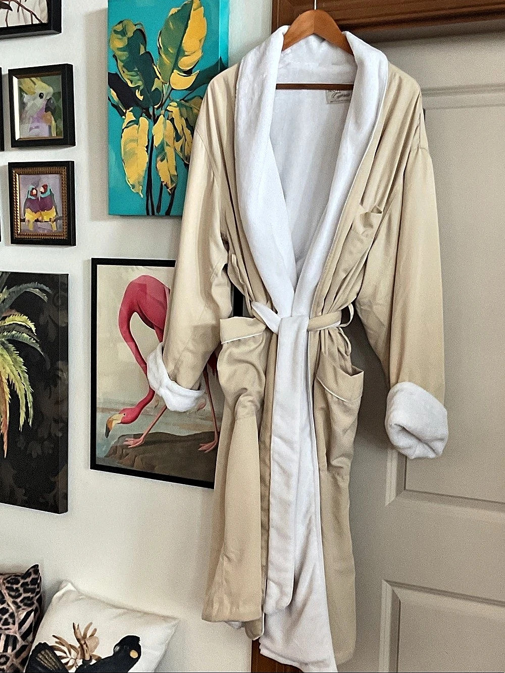 Monarch Cypress Spa Quality Wrap Robe in Beige & White XXL Like New
